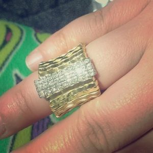 Bedazzled gold stretchy ring